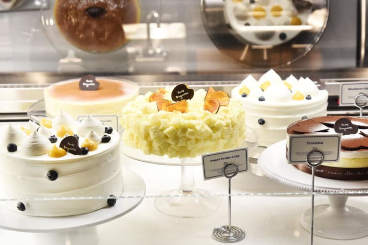 Paris Baguette desserts
